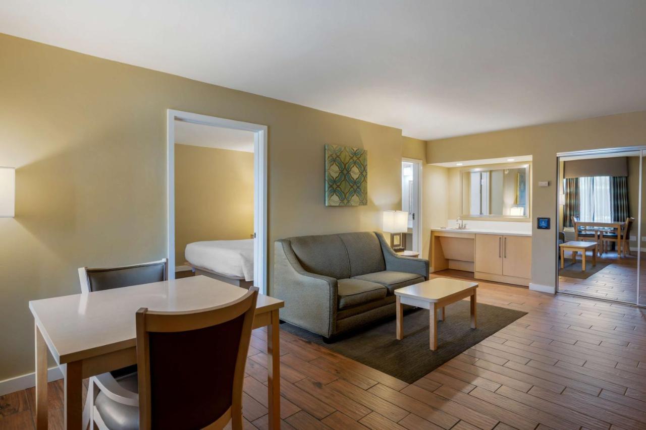 Best Western Plus South Coast Inn Голета Экстерьер фото