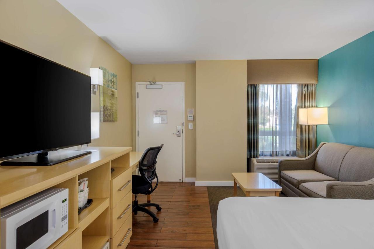 Best Western Plus South Coast Inn Голета Экстерьер фото
