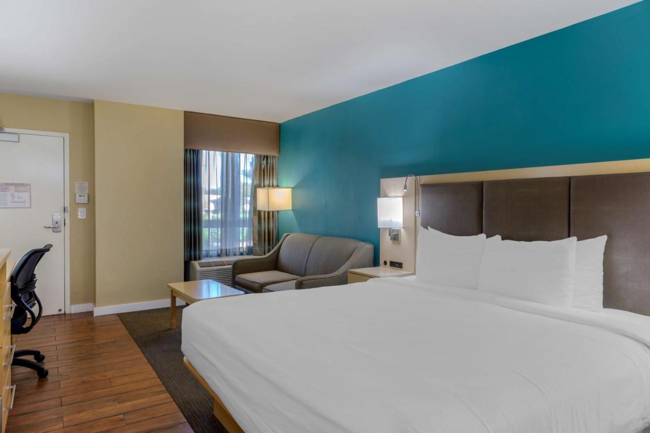 Best Western Plus South Coast Inn Голета Экстерьер фото