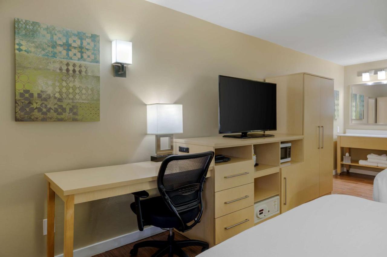 Best Western Plus South Coast Inn Голета Экстерьер фото